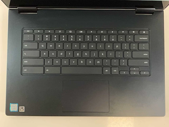 Lenovo yoga c630 15.6”, core(tm) i7 8th gen, 16 gb ram, 128 gb ssd chromebook - afbeelding 4 van  7