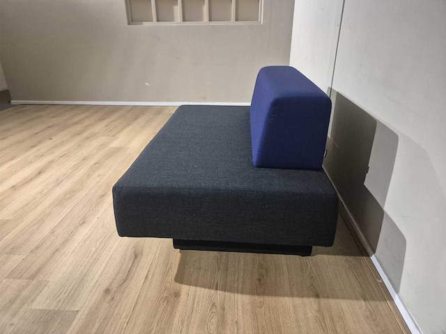 Lensvelt - glyder - atelier van lieshout - 2 zits bank - afbeelding 9 van  13