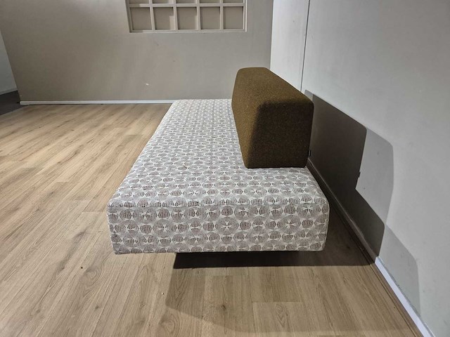 Lensvelt - glyder - atelier van lieshout - 2,5 zits bank - afbeelding 3 van  8