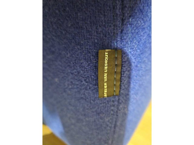 Lensvelt - glyder - atelier van lieshout - 3 zits bank - afbeelding 2 van  10