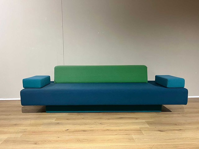 Lensvelt - glyder - atelier van lieshout - 3 zits bank - afbeelding 1 van  12