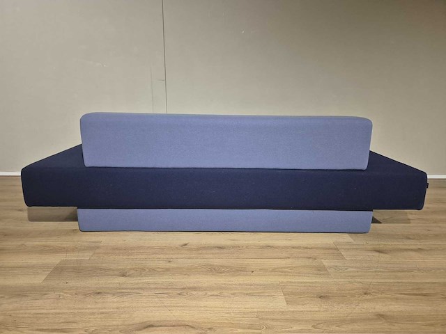 Lensvelt - glyder - atelier van lieshout - 3 zits bank - afbeelding 2 van  12