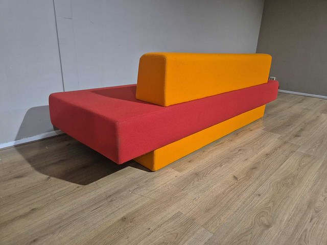 Lensvelt - glyder - atelier van lieshout - 3 zits bank - afbeelding 2 van  11