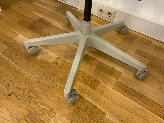 Lensvelt boring netweave chair “beyond space” bureaustoel - afbeelding 3 van  4