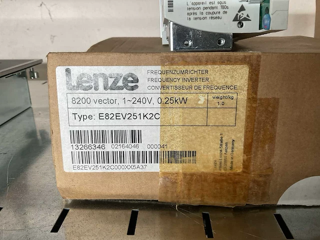 Lenze 8200 vector e82ev251k2c frequentieregelaar - afbeelding 2 van  2
