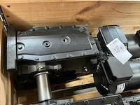 Lenze flai bg80 elektromotor met reductiekast (2x) - afbeelding 2 van  5