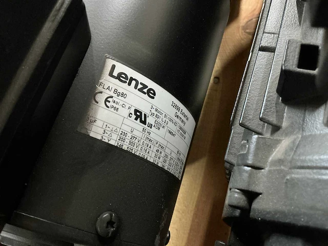 Lenze flai bg80 elektromotor met reductiekast (2x) - afbeelding 4 van  5