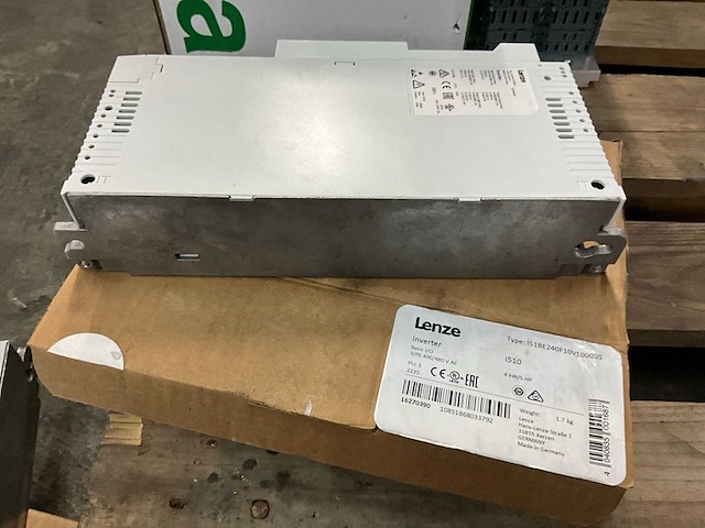 Lenze i51be240f10v10000s 4 kw frequentieregelaar - afbeelding 2 van  5