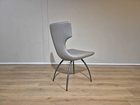 Leolux - callas - eetkamerstoelen - showroommodel - afbeelding 9 van  15