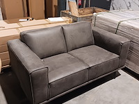 Leren 2-zitsbank, wildeboer, antraciet, 2024 - afbeelding 1 van  5