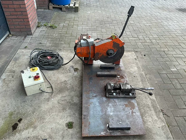 Leroy somer ls100l2 afkortcirkelzaagmachine - afbeelding 9 van  10