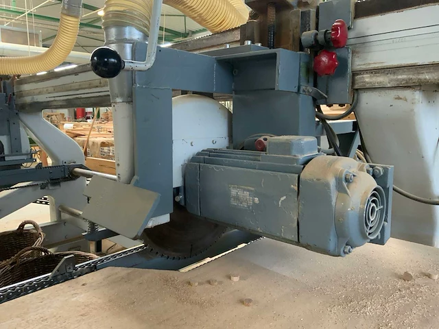 Lestro rc 1000 automatisch dubbele afkortcirkelzaagmachine - afbeelding 4 van  10