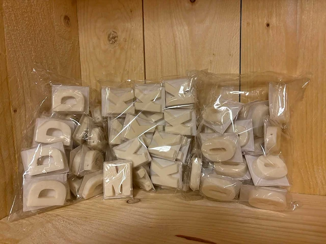 Letter zeepjes (5000x) - afbeelding 1 van  2
