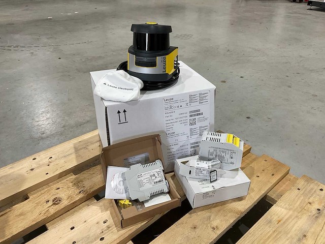 Leuze rsl 425-s veiligheidslaserscanner set - afbeelding 1 van  11