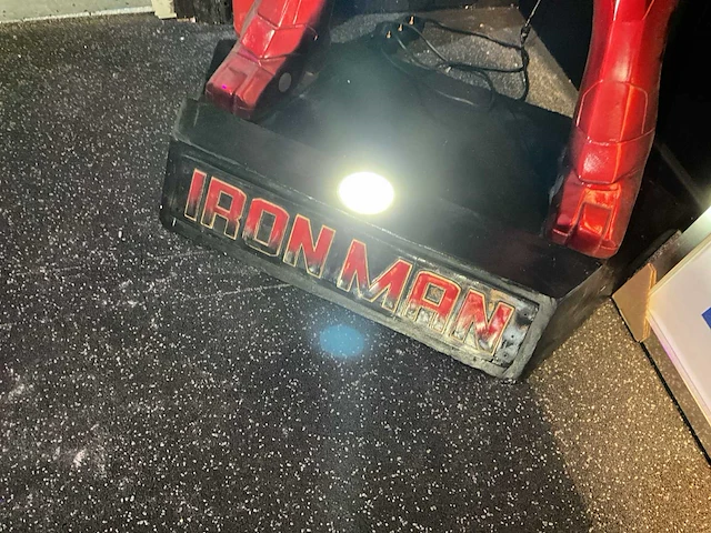 Levensgroot iron man - afbeelding 2 van  8