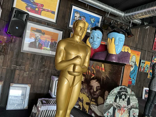 Levensgroot oscar beeld - afbeelding 2 van  8