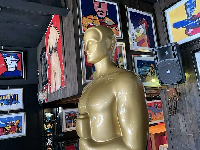 Levensgroot oscar beeld - afbeelding 5 van  8