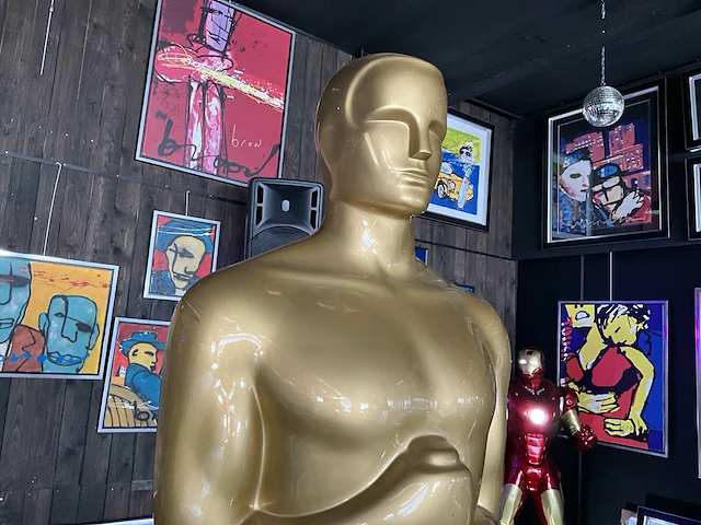 Levensgroot oscar beeld - afbeelding 2 van  7