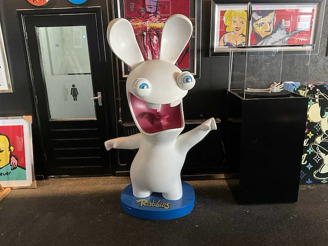 Levensgroot rabbids beeld - afbeelding 1 van  10