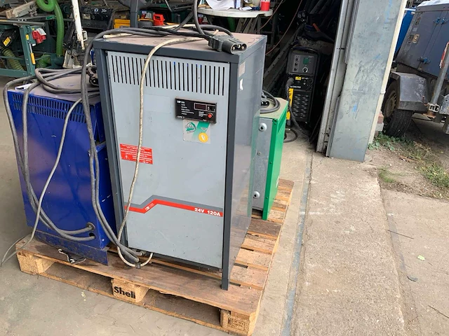 Lever 120a heftruck lader - afbeelding 1 van  2