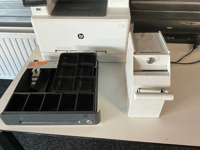 Lexmark t652d printer met toebehoren - afbeelding 5 van  8