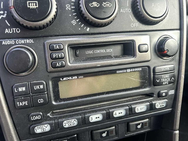 Lexus - 1999 - is - 200 executive - personenauto - afbeelding 9 van  28