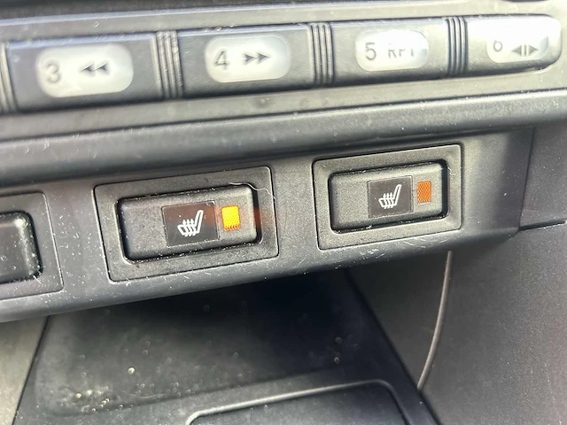 Lexus - 1999 - is - 200 executive - personenauto - afbeelding 13 van  28