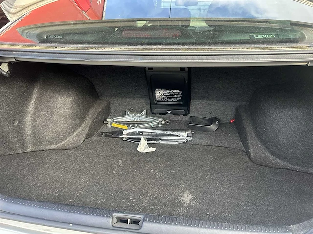 Lexus - 1999 - is - 200 executive - personenauto - afbeelding 15 van  28