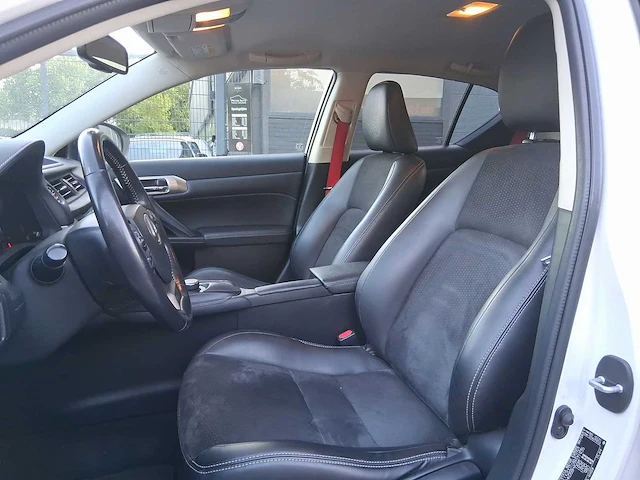 Lexus ct 200h sport edition 2017 | nf-056-d - afbeelding 2 van  33