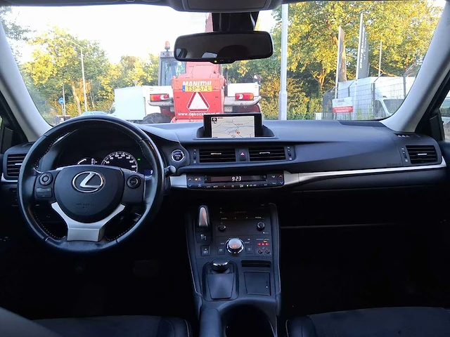 Lexus ct 200h sport edition 2017 | nf-056-d - afbeelding 22 van  33