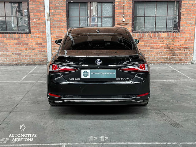 Lexus es 300h f sport line 178pk 2019, zn-650-b - afbeelding 15 van  63