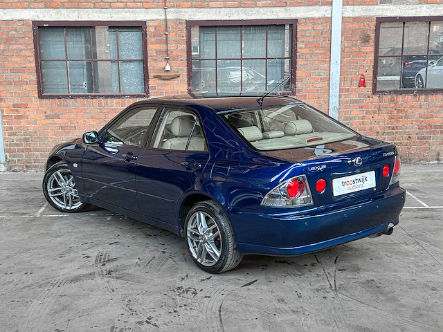Lexus is 200 business 155pk 2004, 58-pf-jb - afbeelding 8 van  46
