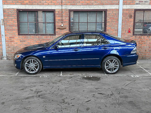 Lexus is 200 business 155pk 2004, 58-pf-jb - afbeelding 10 van  46