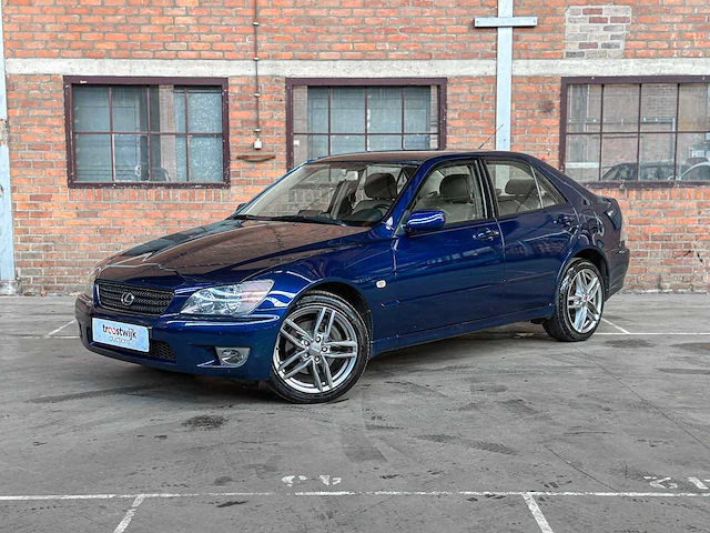 Lexus is 200 business 155pk 2004, 58-pf-jb - afbeelding 12 van  46