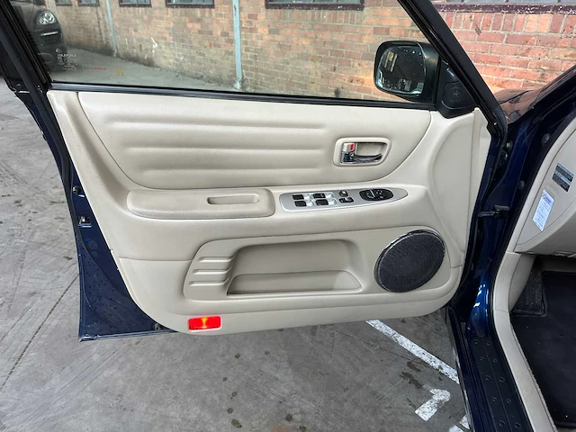 Lexus is 200 business 155pk 2004, 58-pf-jb - afbeelding 25 van  46