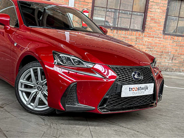 Lexus is 300h hybrid f-sport line 181pk 2017, j-450-fj - afbeelding 7 van  73