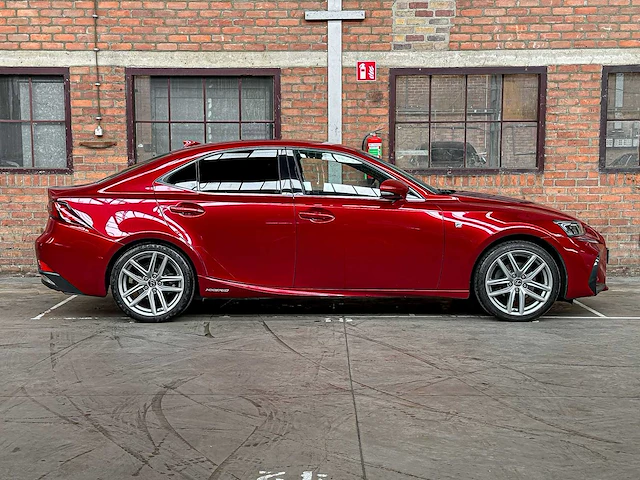 Lexus is 300h hybrid f-sport line 181pk 2017, j-450-fj - afbeelding 9 van  73