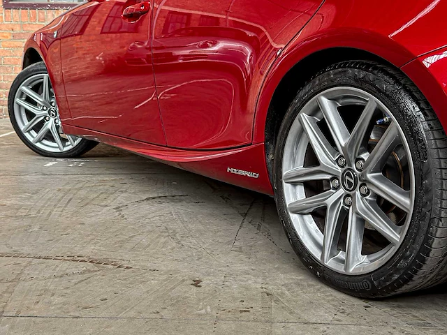 Lexus is 300h hybrid f-sport line 181pk 2017, j-450-fj - afbeelding 28 van  73