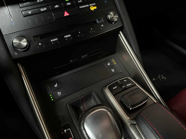 Lexus is 300h hybrid f-sport line 181pk 2017, j-450-fj - afbeelding 47 van  73