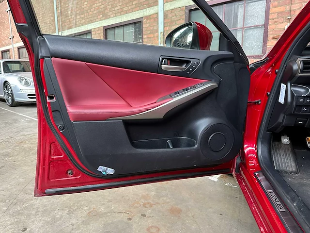 Lexus is 300h hybrid f-sport line 181pk 2017, j-450-fj - afbeelding 52 van  73