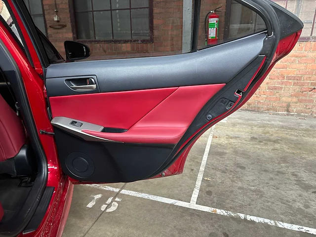 Lexus is 300h hybrid f-sport line 181pk 2017, j-450-fj - afbeelding 60 van  73