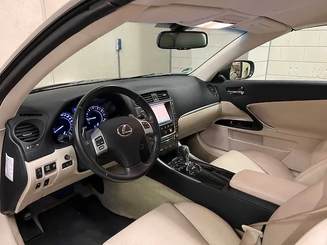 Lexus is cabriolet 250c luxury 208pk 2013 (origineel-nl), 16-zpg-6 - afbeelding 18 van  52