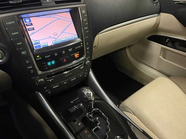 Lexus is cabriolet 250c luxury 208pk 2013 (origineel-nl), 16-zpg-6 - afbeelding 21 van  52