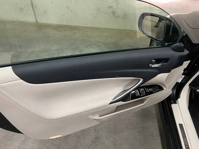 Lexus is cabriolet 250c luxury 208pk 2013 (origineel-nl), 16-zpg-6 - afbeelding 31 van  52