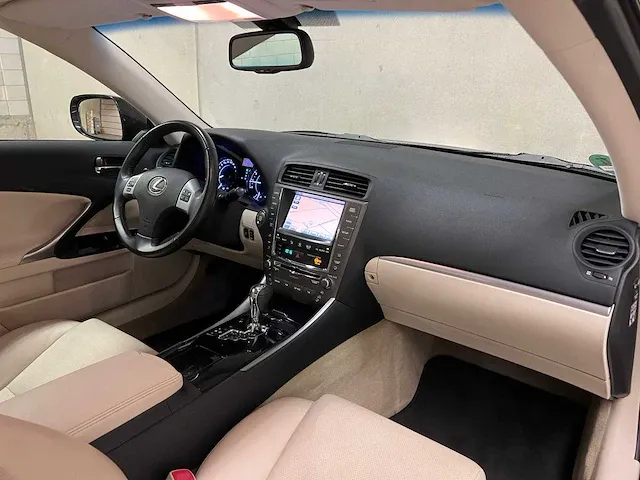 Lexus is cabriolet 250c luxury 208pk 2013 (origineel-nl), 16-zpg-6 - afbeelding 33 van  52