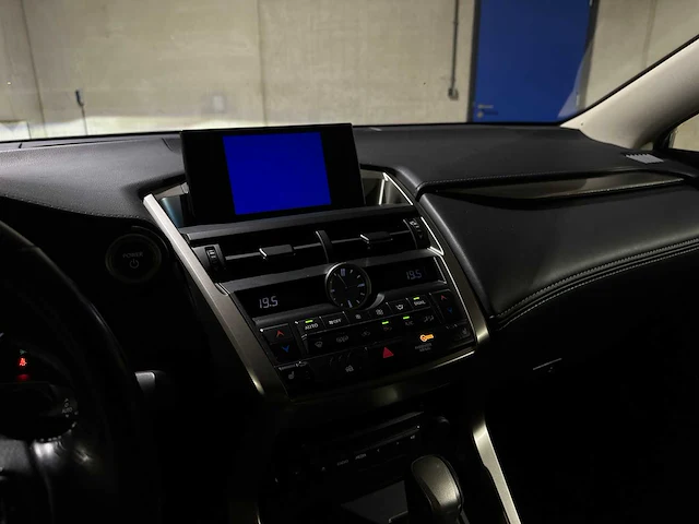 Lexus nx 300h business line pro 155pk 2015, gt-341-z - afbeelding 21 van  42