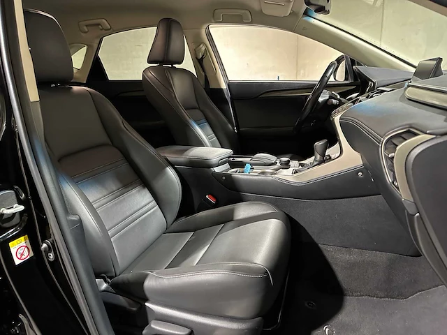 Lexus nx 300h business line pro 155pk 2015, gt-341-z - afbeelding 33 van  42
