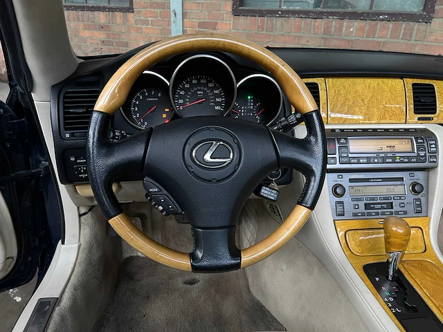 Lexus sc430 convertible 288pk 2002 youngtimer - afbeelding 10 van  37