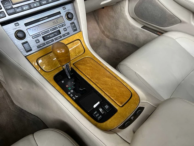 Lexus sc430 convertible 288pk 2002 youngtimer - afbeelding 19 van  37