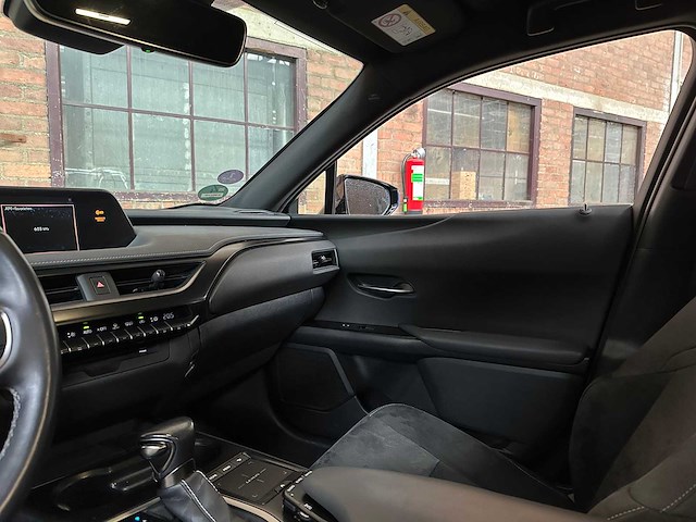 Lexus ux 250h preference line 184pk 2021, n-884-hp - afbeelding 14 van  42